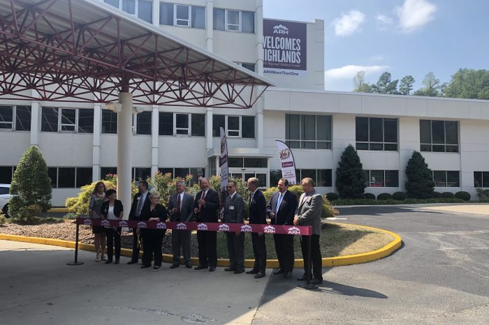 Highlands ARH Ribbon Cutting 2019